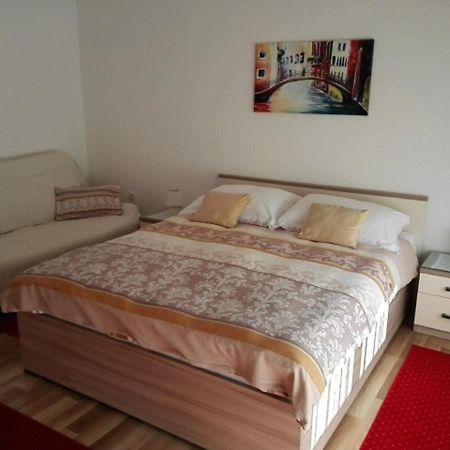 Apartmani Ivanka Stojcic ซริกเวนิซา ภายนอก รูปภาพ
